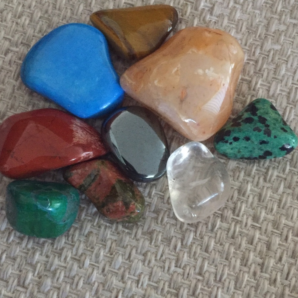 Suede pouch with Authentic stones